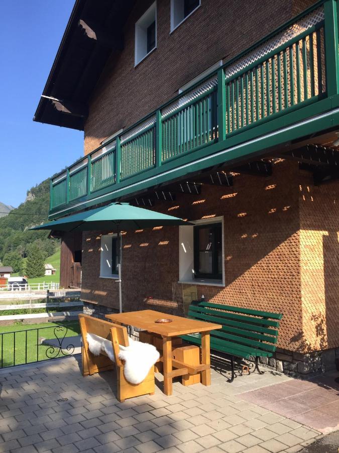 Alpin Chalet Kern كلوسترل ام ارلبرغ المظهر الخارجي الصورة